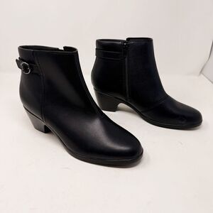 Clarks Kitten Heel Leather Black Ankle Booties Size 10